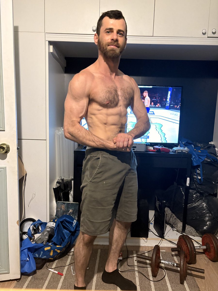 maxxatron's tweet photo. Doing my glam shots 😎
#fitness #gym #pose #neat https://t.co/uCUS3l7sg2