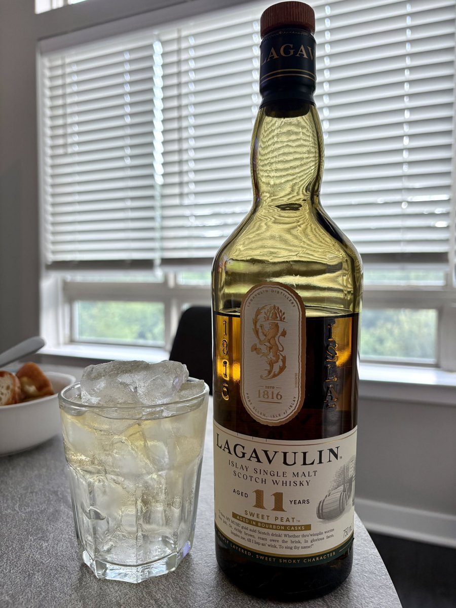 MacyamaD's tweet photo. Happy Friday 🥃 https://t.co/1X1EgBoRqx