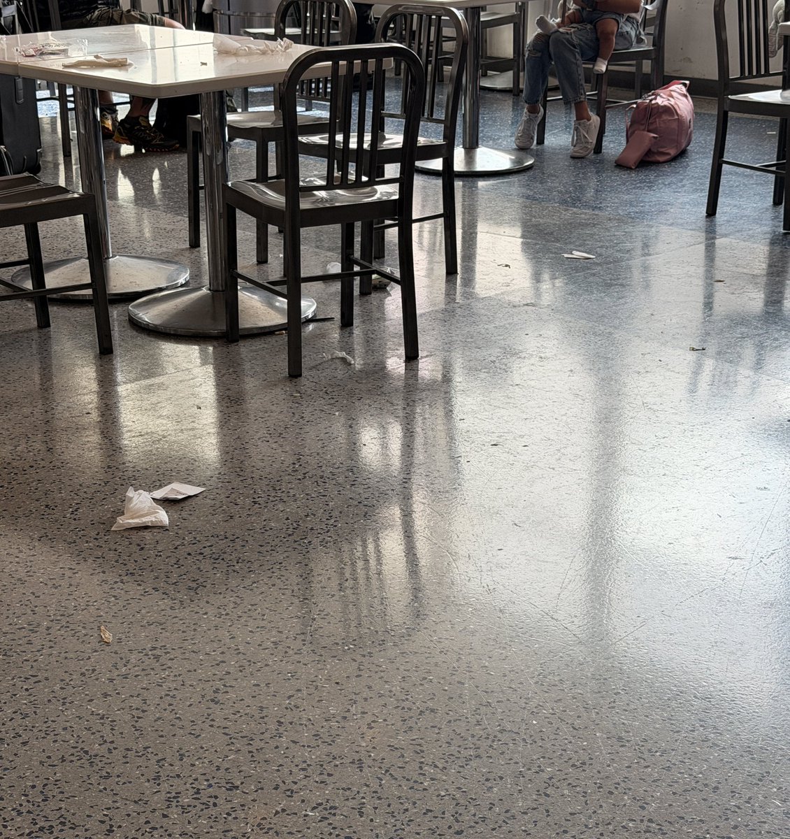 retaliashun's tweet photo. Why i hate traveling through @iah just trashy https://t.co/cd2ue4Yu5r
