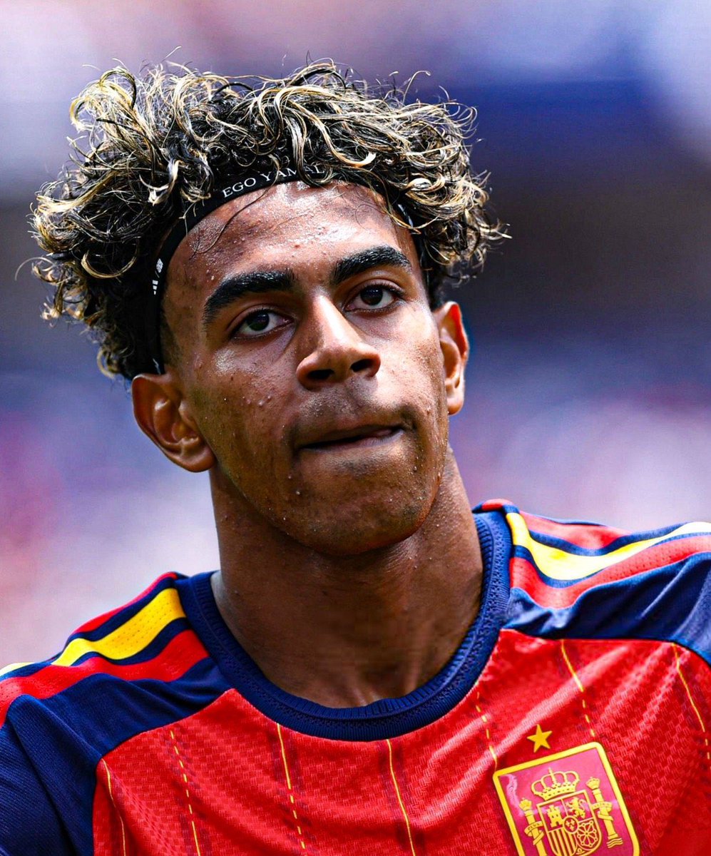 RisingStarXI's tweet photo. The first to complete 20 dribbles in this World Cup.

18 YEARS-OLD. 🇪🇸🤯 https://t.co/GtZrtDLtcW
