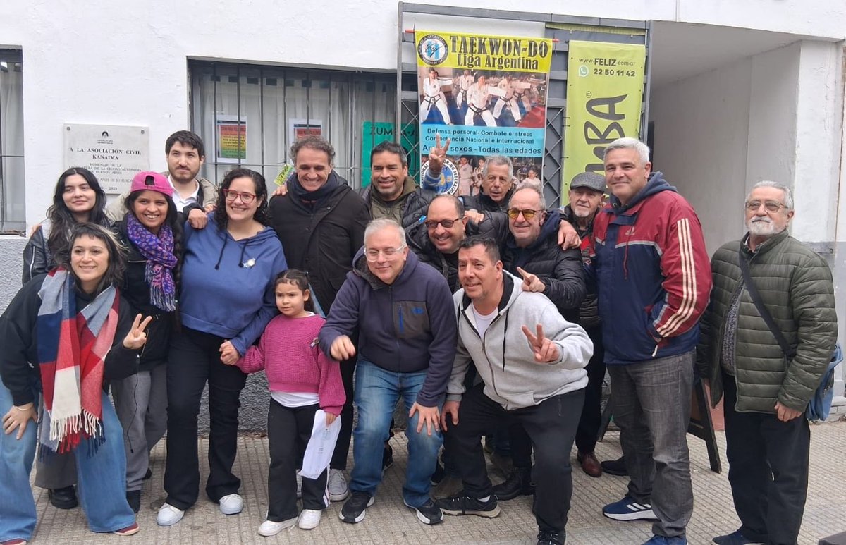 gkatopodis's tweet photo. La realidad se volvió mucho más difícil para un montón de sectores, y las personas con discapacidad están entre las más afectadas.

Hoy, junto a @_MarianoLuongo, compartimos una reunión con personas con discapacidad y con compañeros y compañeras de la Comuna 5 para escuchar qué está pasando, conocer de primera mano los problemas que enfrentan y pensar cómo construir respuestas.

Escuchar, entender y trabajar con quienes viven esa realidad todos los días es la única manera de construir una agenda que sirva de verdad. En eso vamos a seguir.