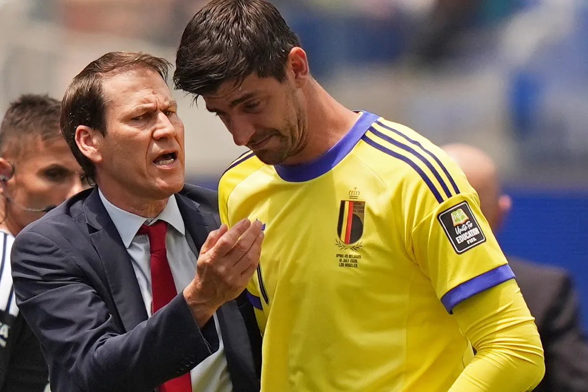PabloFuente's tweet photo. Por cierto, a mí me dice @thibautcourtois que no está al 100%, pero que puede seguir, y yo no le cambiaría jamás. Thibaut al 50%, con la experiencia que tiene, es EL portero. https://t.co/eloM5P0yrR