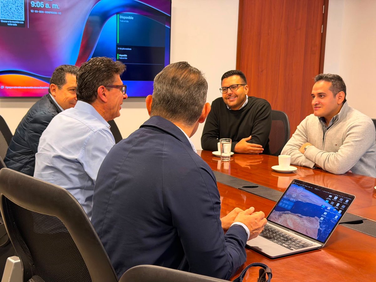 GobMeta's tweet photo. Sostuvimos una importante reunión con Carlos Costa, de Conservación Internacional Colombia, en la que exploramos oportunidades de cooperación y apoyo para impulsar proyectos, fortalecer la gestión ambiental y avanzar en soluciones concretas para nuestro territorio. https://t.co/Z6mDh3hX6C