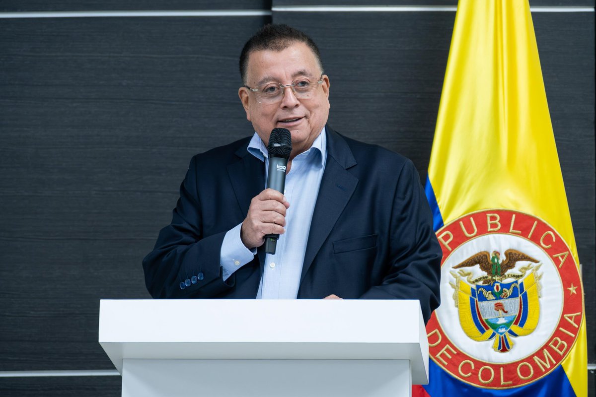 comisioncreg's tweet photo. Bajo el liderazgo del experto comisionado William Mercado, la CREG desarrolló la audiencia pública sobre la propuesta metodológica para la remuneración del inventario mínimo obligatorio de combustibles líquidos, fortaleciendo la construcción participativa de la regulación. https://t.co/NddgAKI2Xa