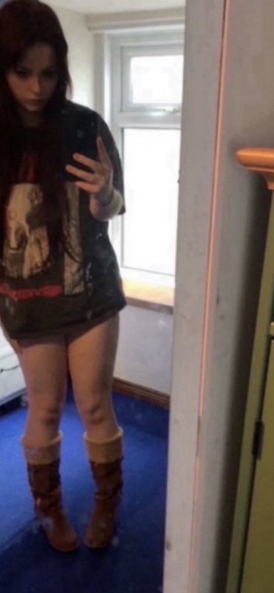 Candyapplee52's tweet photo. Anyone wanna tribute my gf? https://t.co/5mhHKXI2xb