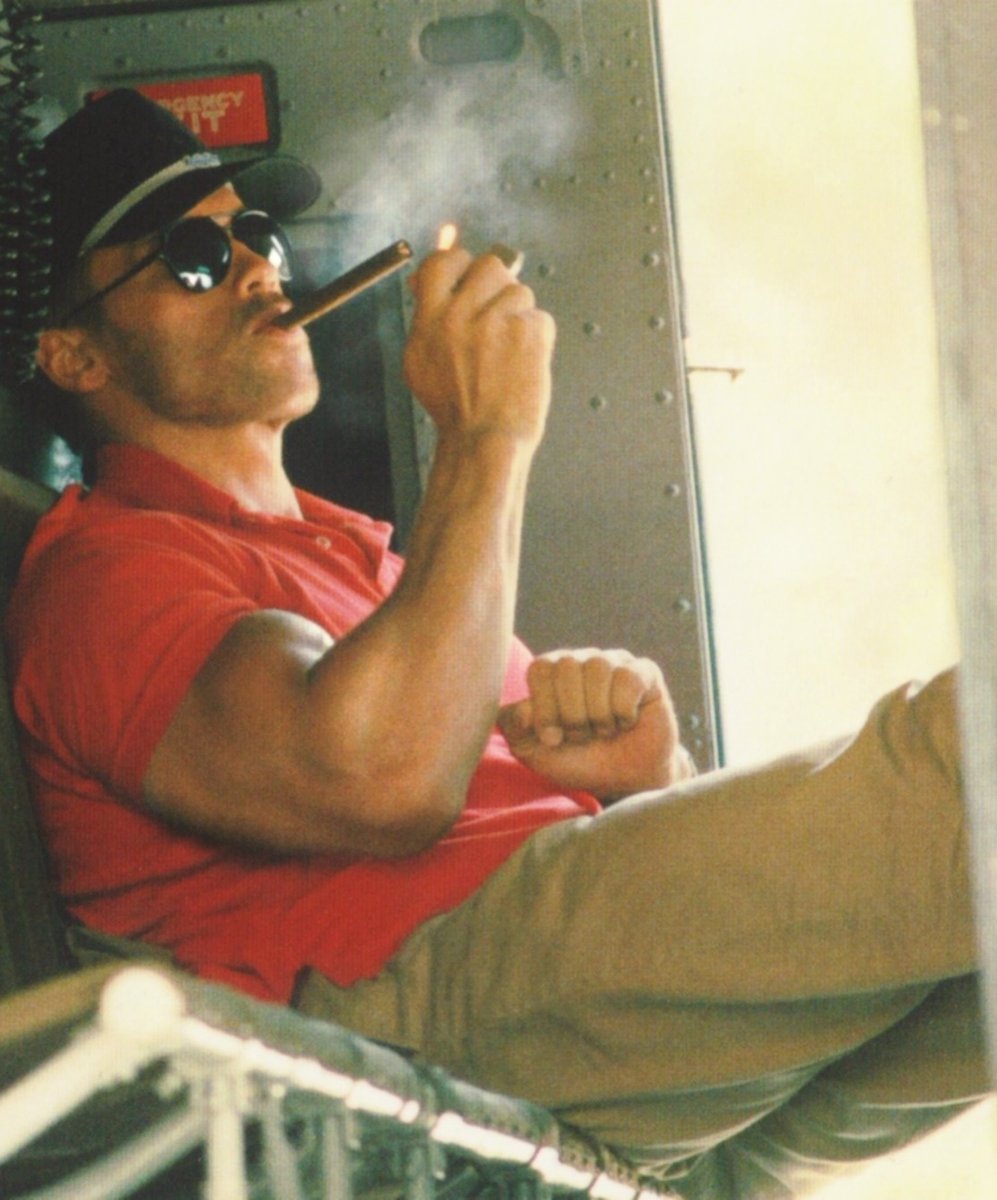 RetroReminiscer's tweet photo. Behind the scenes photos from the filming of PREDATOR (1987). https://t.co/7H3ROxYIb6