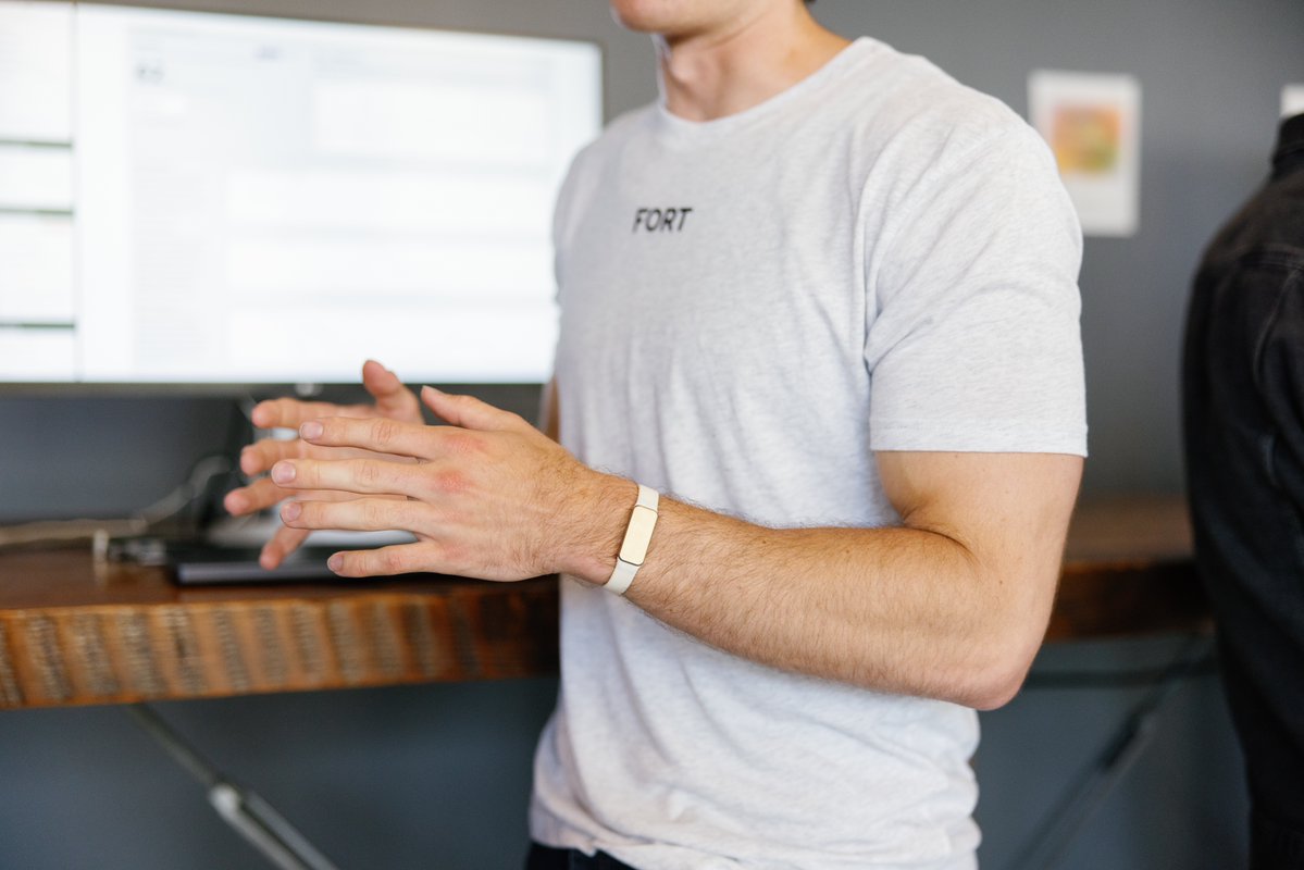 mirandanover's tweet photo. we are building wearable technology and we need your data

if you want to join a study for @Fort, pls fill out the form at https://t.co/L4N1xkaUqz

(not my arm btw) https://t.co/3MnF7U2qqx