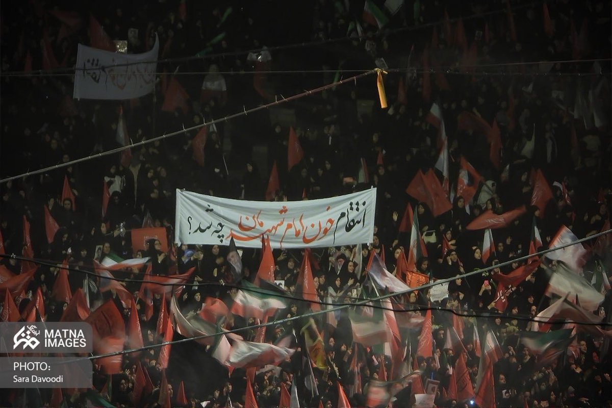 abuuzar110's tweet photo. تاریخ امروز به یادگار خواهد نوشت: وقتی ایران و عراق در مشهد و نجف و کربلا هم‌صدا شدند، هیمنه‌یِ غرب در منطقه برای همیشه فرو ریخت. #ابر_رویداد_معاصر https://t.co/PKwXgMm3xb