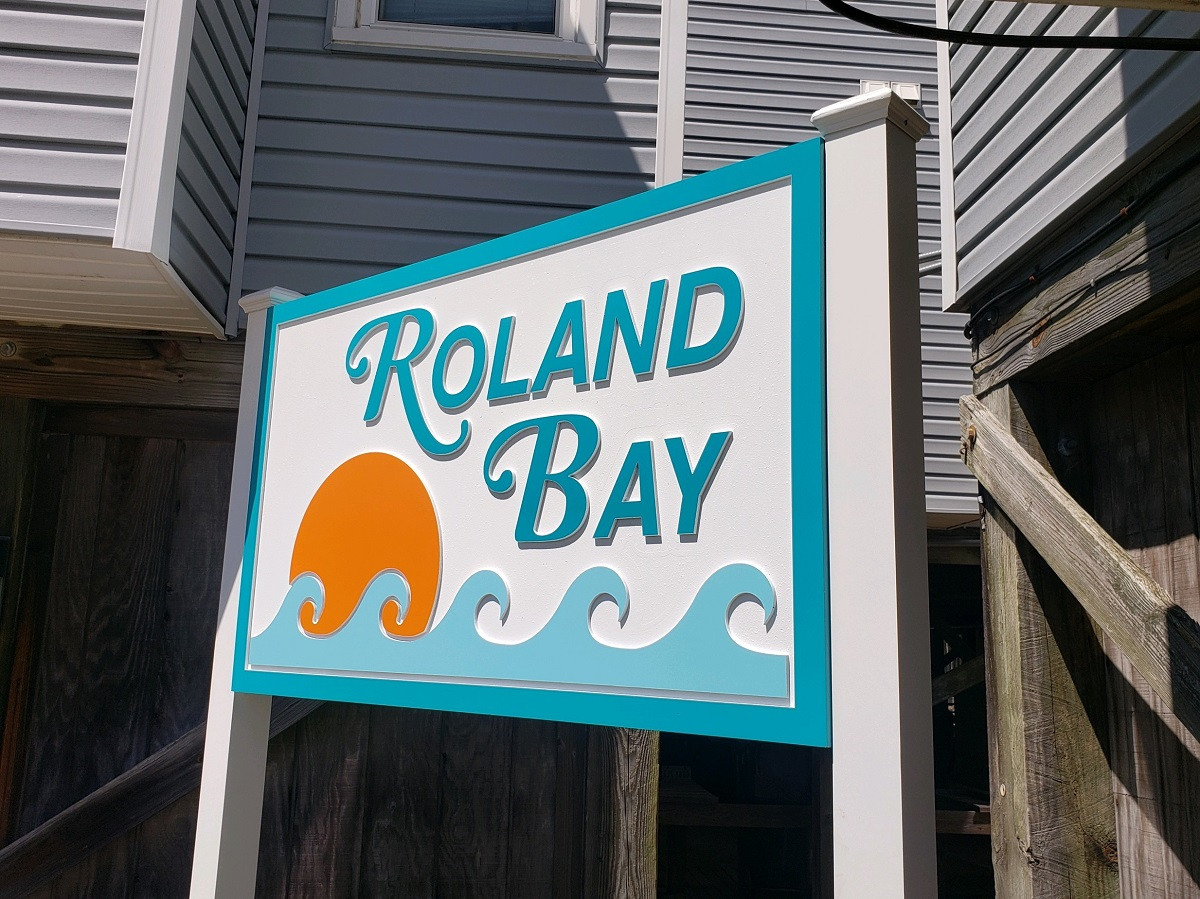 JamesRiverSigns's tweet photo. Draw foot traffic straight to your entrance with our highly visible exterior signs. Built to survive harsh weather elements, these displays ensure your commercial storefront remains bright and inviting all year long. Secure your new look. Call James River Signs today. https://t.co/6ijEXDssbr