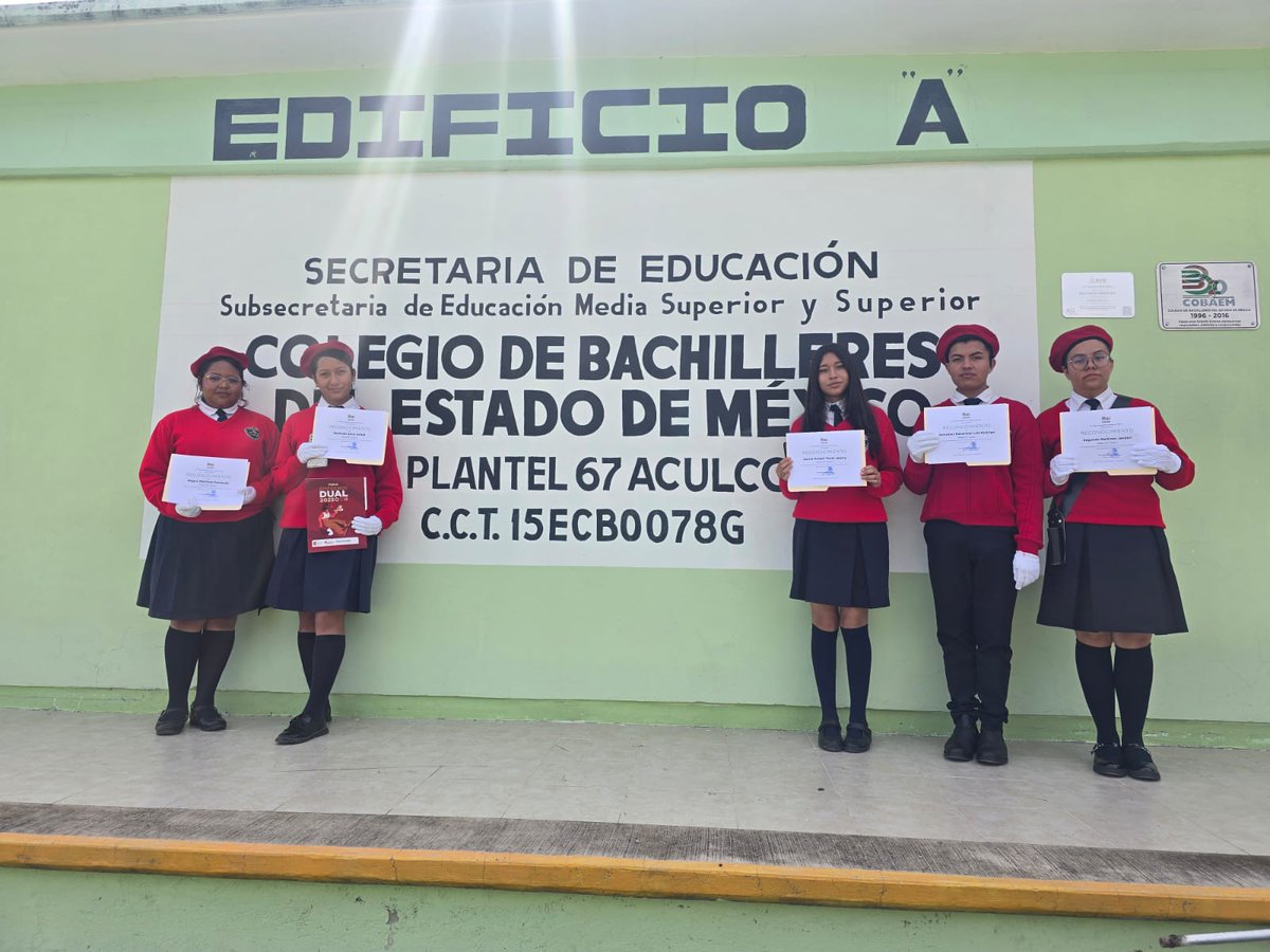 CobaemA's tweet photo. ¡Felicidades a todas y todos por concluir el semestre 2026-A! ♥️🐜

Reconocimos el esfuerzo de nuestras y nuestros estudiantes 🏅, disfrutamos presentaciones artísticas 💃🏻🎼🎤 y conocimos los proyectos del PAEC, muestra del compromiso y la creatividad de nuestra comunidad. https://t.co/qyGjPSPADJ