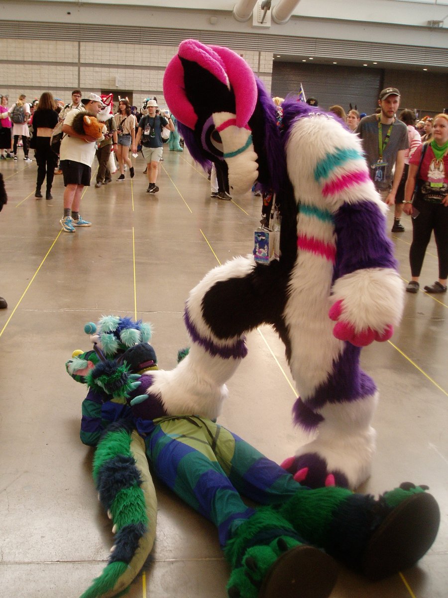 _itsARman_'s tweet photo. steps on you #Anthrocon2026 #AC26 https://t.co/oj0oWbBhvl