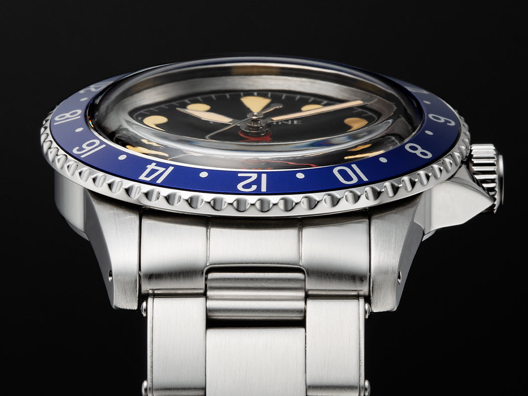 powerwatch's tweet photo. 【本日発売🩵❤️】
限定色のブルーベリー風は100本。。。価格も据え置きは今回までかなぁ〜🥲
やっと再入荷【ロレックスと同じ機能の日本製GMT時計】青赤ペプシもいいが、100本限定の新作ブルーベゼルも捨てがたい https://t.co/lDzZiDR7As #powerwatch @WLN_OFFICIAL
#アウトライン #GMT1960 #ブルーベリー