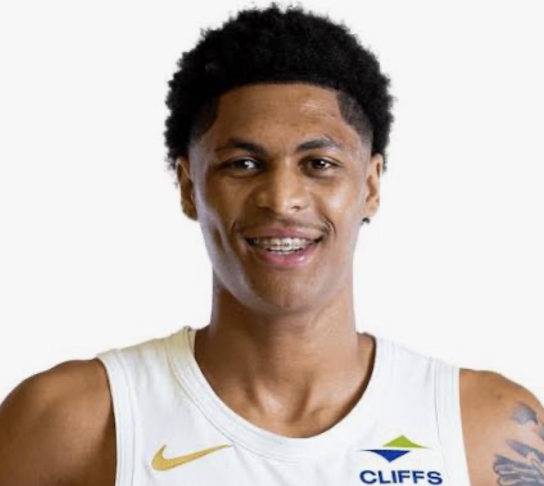 AcuffMUSE's tweet photo. Darius Acuff Jr.’s former backcourt partner Meleek Thomas impressed in his NBA Summer League debut:

🔥 20 PTS
🎯 46.7% FG
🎯 40.0% 3PT
💪 5 REB
🤝 3 AST
🚫 0 TO
#ProHogs #WPS https://t.co/syBfOHmJC2