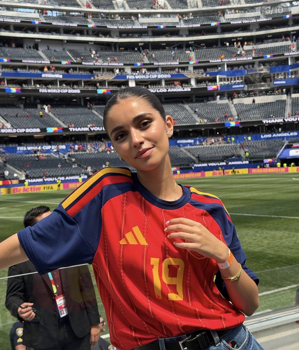 BarcaUniversal's tweet photo. 📲 Lamine Yamal’s girlfriend on IG: “We are not leaving! You are the best my love." https://t.co/T5kPbFHYzf