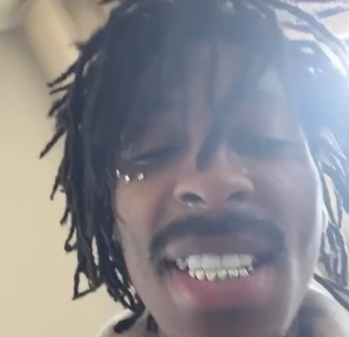 mssslimeto's tweet photo. he been looking sexy asf w them grills😩😩😩😍😍😫 https://t.co/nYiXHZxlK9