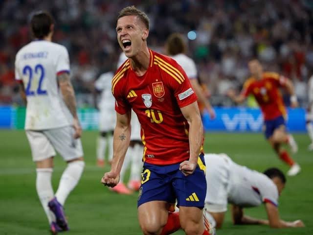 Federovella's tweet photo. Francia 🇫🇷 - España 🇪🇦

Se cruzaron 38 veces, 18 España, 13 Francia y 7 empates. En Mundiales 🇫🇷 ganó las dos veces en el 98 y 2006, en ambos mundiales fue finalista. La última fue en la semi de la  Euro 2024 y ganó 🇪🇦 2 a 1. https://t.co/PdfEz1eutp
