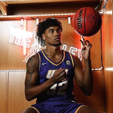 MVCHoopsCentral's tweet photo. Most people have forgotten how Tytan Anderson was a Freak Of Nature at UNI 😳🤯😤 https://t.co/cporwphPJf https://t.co/ccRAgZMt2D
