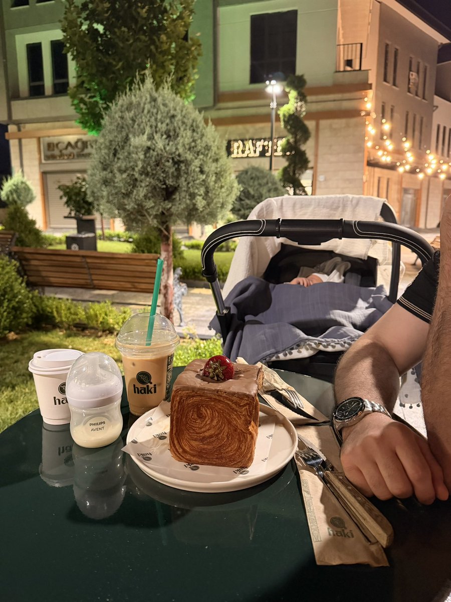 sseyhinbardakci's tweet photo. artık bizim date’lar👼🏻🤍🫶🏻🍼

iyi ki🥹💙🤲🏻
W/ @eminbardakci &amp; Furkan Enes 💙 https://t.co/O1MCijthhS