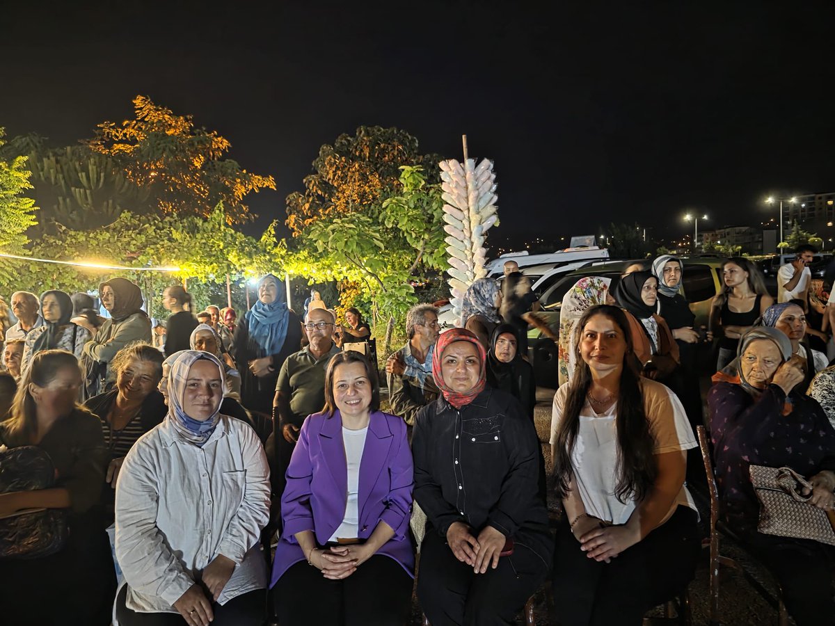 besikduzuakkadn's tweet photo. 📍 Çeşmeönü Mahallesi 

Çeşmeönü Liman’ında düzenlenen 2. Yaz Etkinliği programına, AK Parti İlçe Başkanımız Ali Zeytin, İlçe Kadın Kolları Başkanımız Sibel Çoban ve beraberindeki yönetim kurulu üyelerimiz katılım sağladı.
@sblcbn61 https://t.co/uSV6A3T8uw