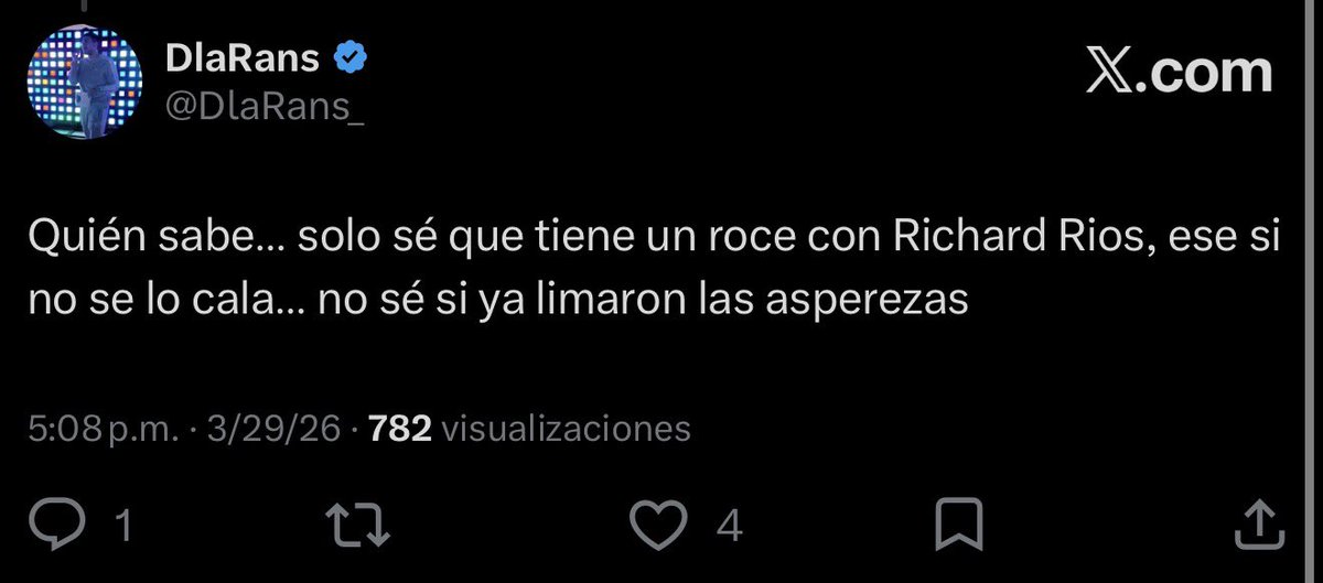 DlaRans_'s tweet photo. Se filtran? Hermano… esa pelea estaba casada desde eliminatorias, 9 de Abril del 2025, partido contra Bolivia 🇧🇴 en el Metropolitano se notó la molestia entre James y Richard, al final del primer tiempo, un pequeño grupo de la selección con James, en ese grupo estaba RR, lo mismo que todos dicen hoy:

🔹 Poco sacrificio en marca del jugador en los partidos.
🔹 No tenia el físico adecuado para las convocatorias.
🔹 Siempre era titular sin tener el nivel de sus compañeros.

Por eso Richard pierde protagonismo, y bueno después bajó el nivel de cara al Mundial… inclusive es sabido, que pidieron su cabeza de la selección, pero era muy difícil sacarlo, igual en Lorenzo tampoco estaba planeado sacarlo de la tricolor nacional…