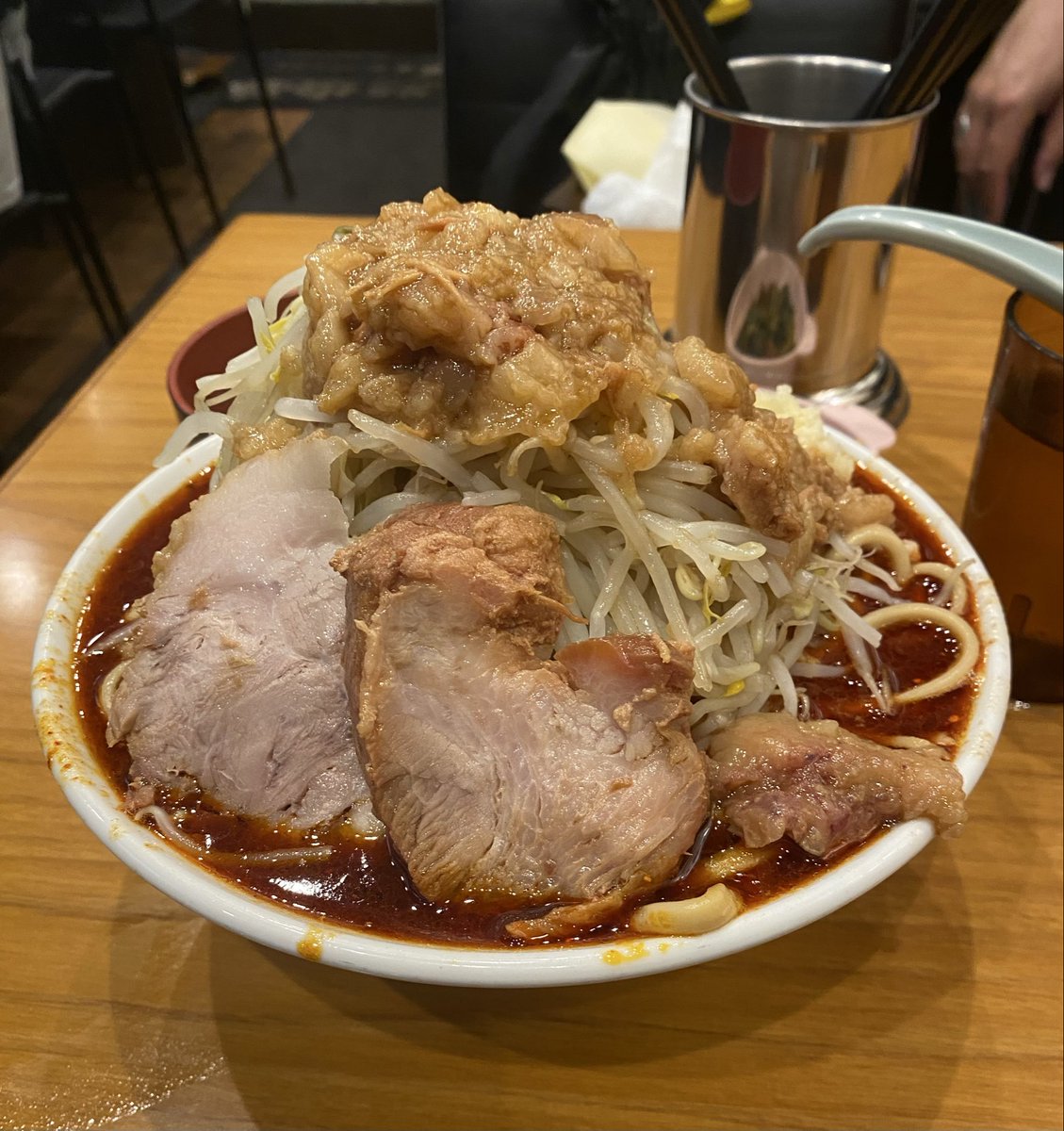 kittan612's tweet photo. 麺屋歩夢 淵野辺
辛いラーメン＋生卵＋カレー＋ニラ

昨夜は隊長改めて会長の生誕祭でした‼️
誕生日おめでとうございます🎂
相談役になっても食欲は健在で
しっかり金丼を完食されていました😊
今後とも現隊長に対して厳しいご指導ご鞭撻の程宜しくお願い申し上げます。 https://t.co/JPabAFwy3j