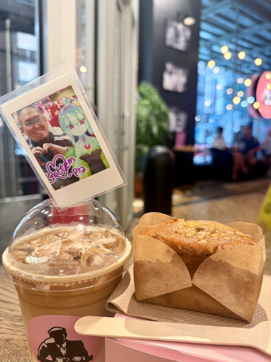 35Pzellador's tweet photo. Happia Birthday, Pia~! I’m thankful to have found you and to have become a PiaPickle. 

Enjoyin’ some coffee and banana bread while I reminisce about the last year of Pi~💚

#PiaPiUFO #PiaPiKatsu 👽🥒 https://t.co/ZXZhYakxLm