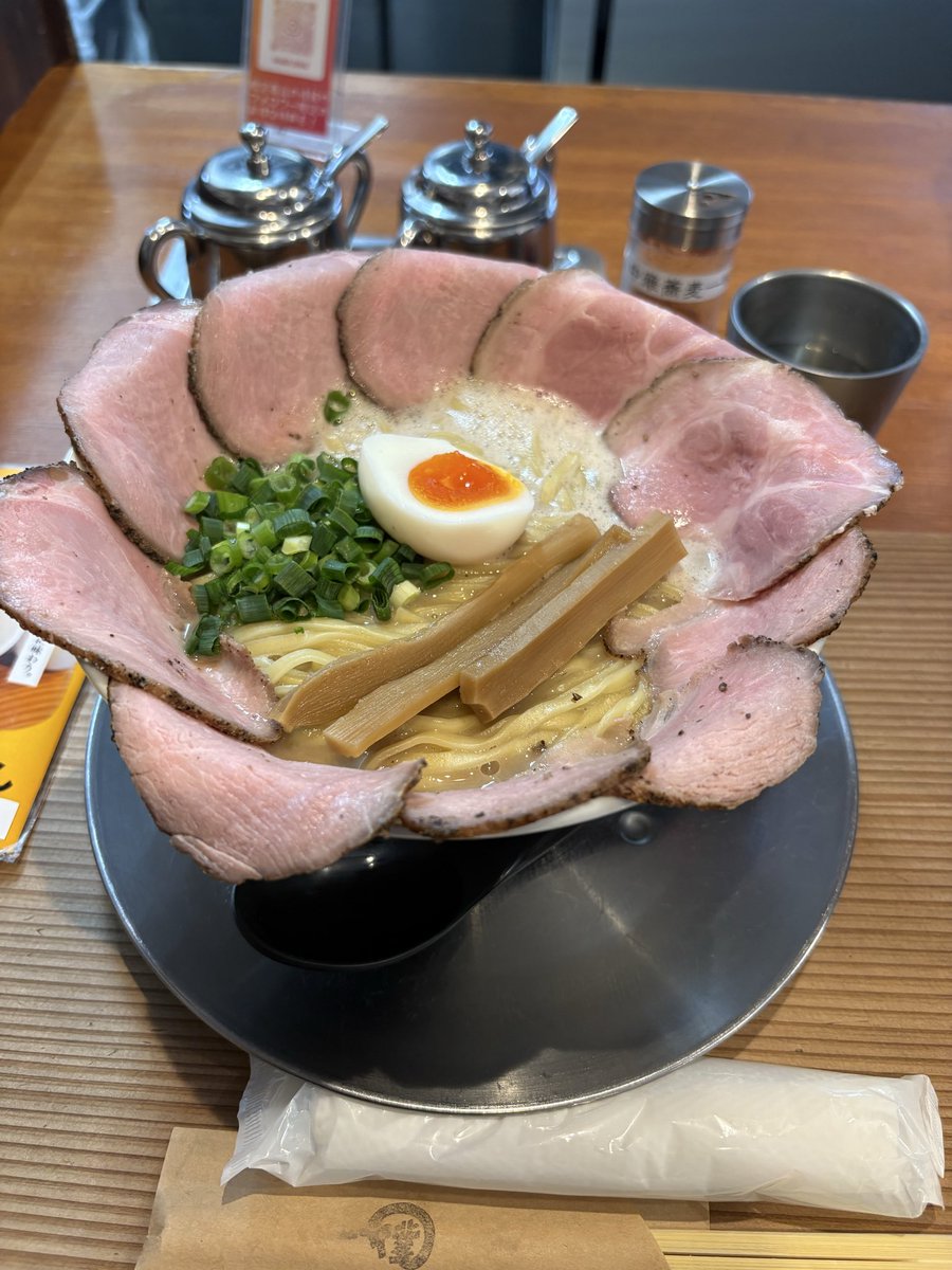 reize_86's tweet photo. @Haine_ragu ラグちゃがおはよう☀️圧倒的に自分も豚骨ラーメン派だね https://t.co/JKeVYjEP7D