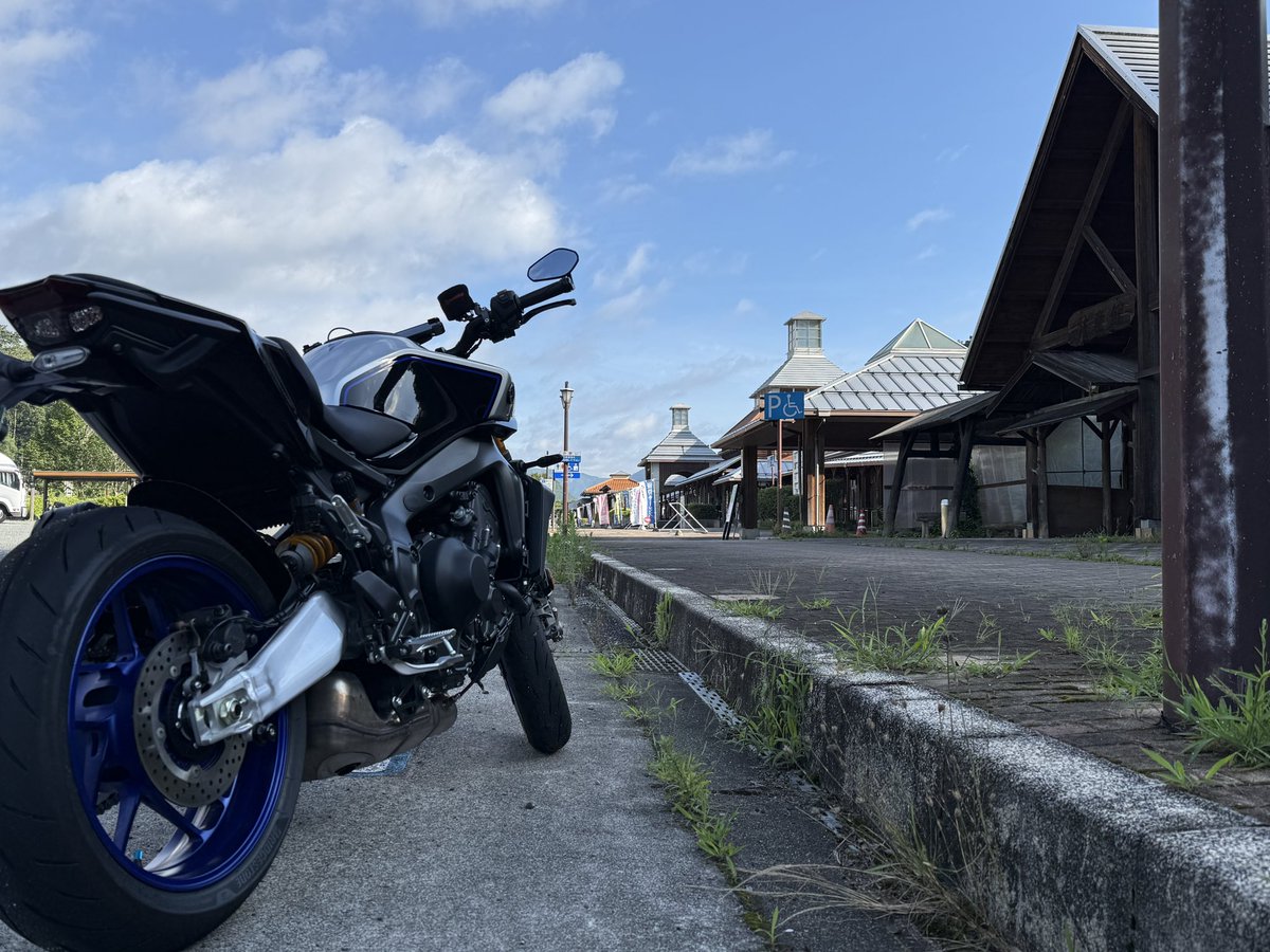 Gsx318R's tweet photo. 早朝からのツーリングは気持ちいいー😆

#mt09 https://t.co/WvT8yOfu5O