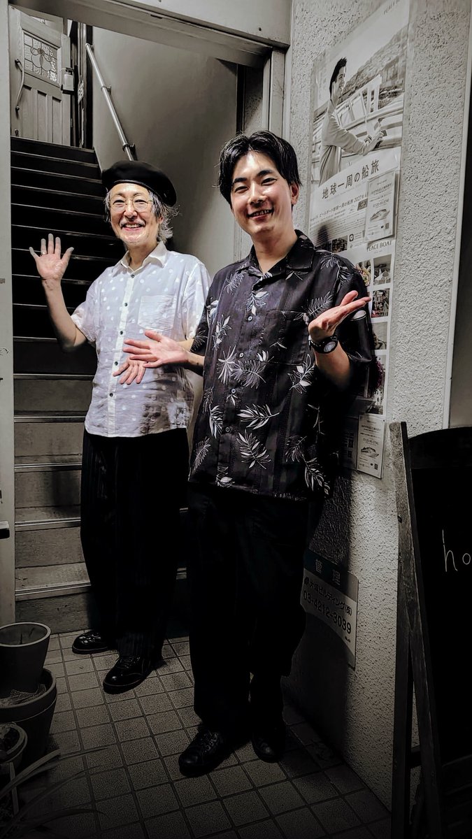 ssfq's tweet photo. 昨夜はピクリプで四ツ谷ホメリの周年㊗️LIVE。
暑い中いらしてくださったみなさまありがとうございました🙇
感謝のお見送り写真😆

ホメリさんはなんと16周年‼️
もうすっかり老舗ですね☕️

来週15日は吉祥寺SPCでスクリーントーンズLIVE🔥
久々の名曲も準備してみなさまのお越しをお待ちしてます🙏 https://t.co/DNvAYNyDdV