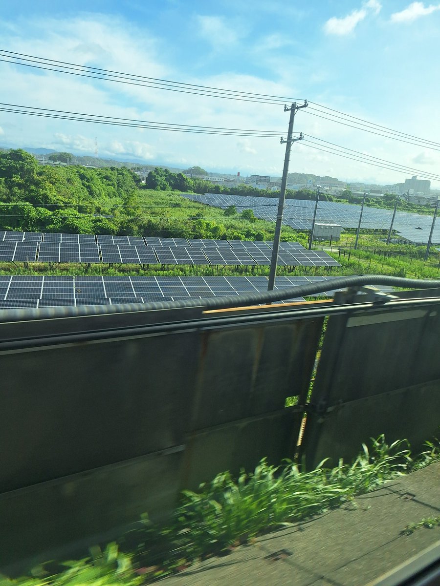 2940a1965's tweet photo. @wanno_sippo2sub 
おはよ
しっぽさん

新幹線からの浜松の車窓

何だかどこに行こうが
「黒」が出てくる
最近無茶苦茶嫌な気になる

日本の原風景が崩れるね https://t.co/Xjo8ZhA8QK