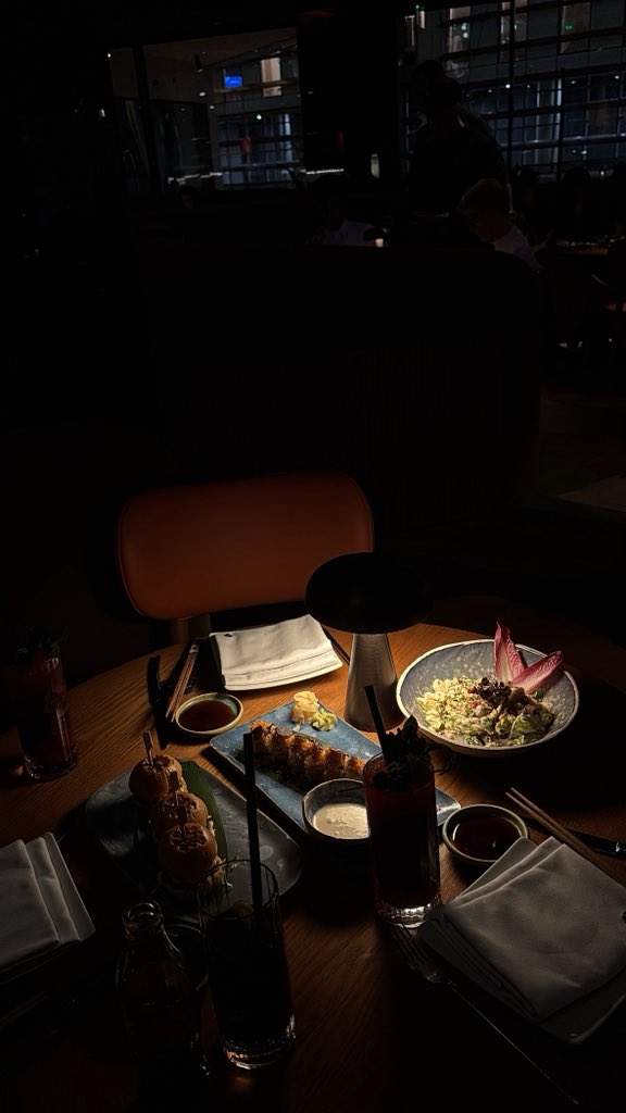 lyyim6's tweet photo. Tonight's dinner 🥂🥢 https://t.co/blye198h4Q