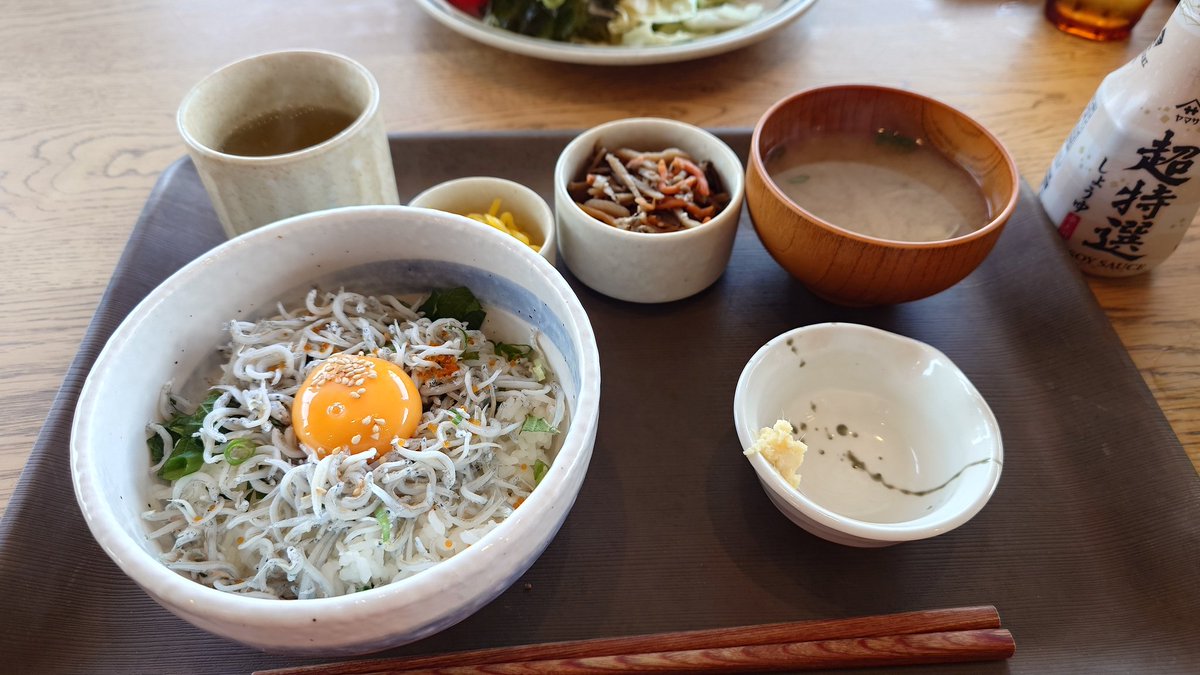 ChageHorie's tweet photo. なぎさ橋珈琲 逗子店にてモーニング👍️〜
テラスが工事中で使用できないのは残念・・・😅💦
#なぎさ橋珈琲
#モーニング
#しらす丼
#逗子
#ROUTE134 https://t.co/lU3IXeg1Ro
