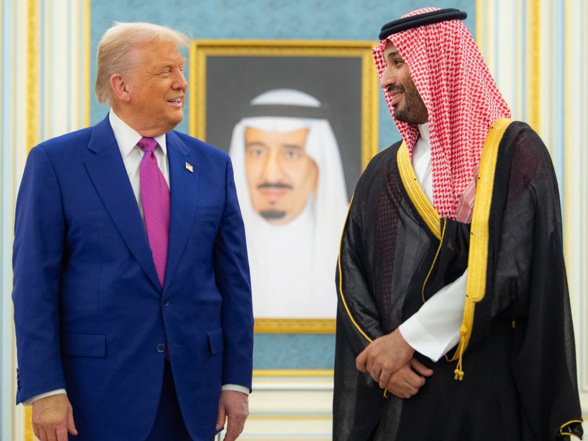 alrougui's tweet photo. سمو ولي العهد الأمير محمد بن سلمان

-يتلقى اتصالًا هاتفيًا من رئيس الولايات المتحدة الأمريكية

-جرى خلاله استعراض علاقات التعاون بين البلدين وسبل دعمها في عدد من المجالات، وبحث عدد من القضايا الإقليمية والدولية وتبادل وجهات النظر بشأنها. https://t.co/bL5aa48fUE