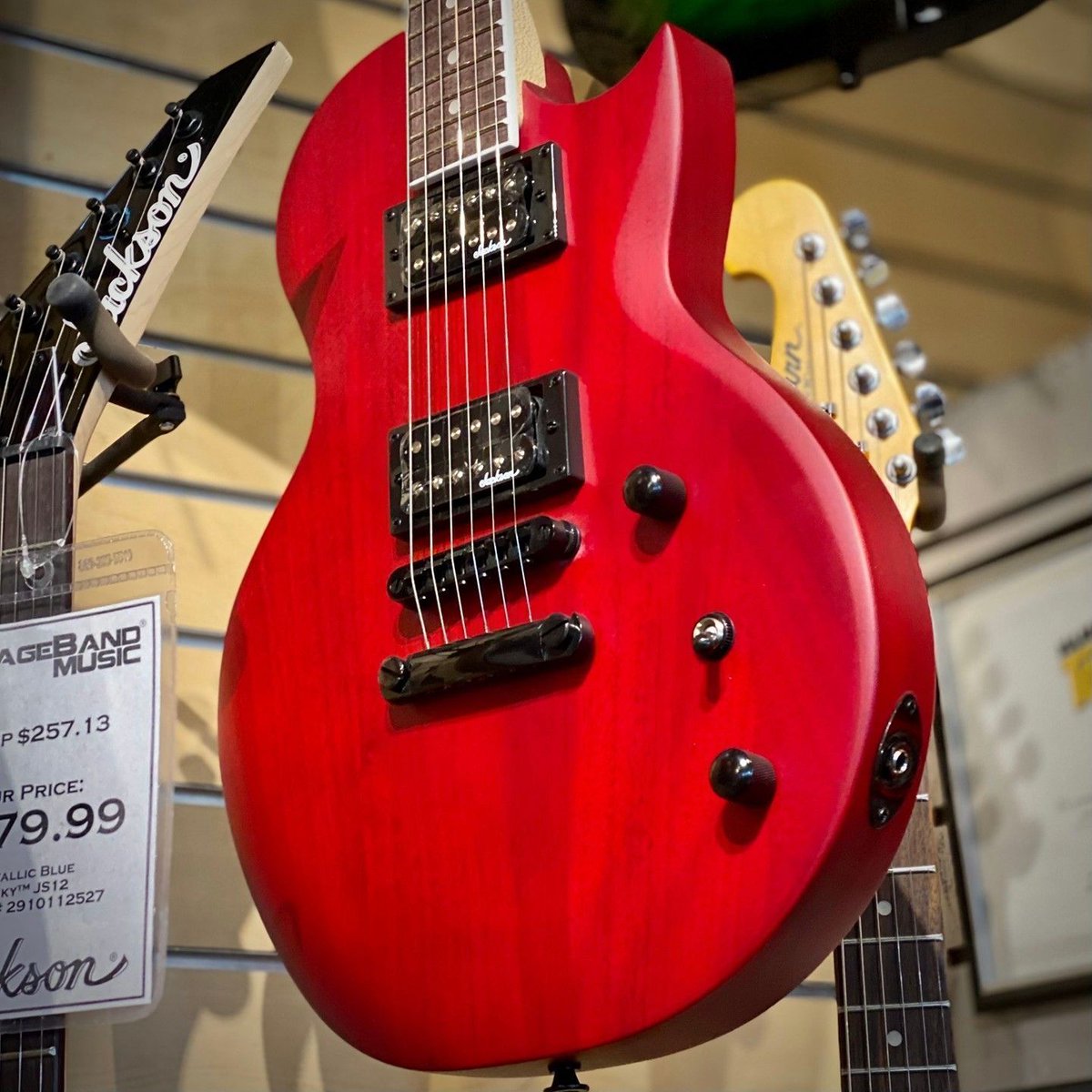 GarageBandMusic's tweet photo. Jackson JS Series Monarkh. 🔴 Red Stain
In Stock!
@jacksonguitars
•
#garagebandmusic #guitar #electricguitar #geartalk https://t.co/N9B0dTPNLh
