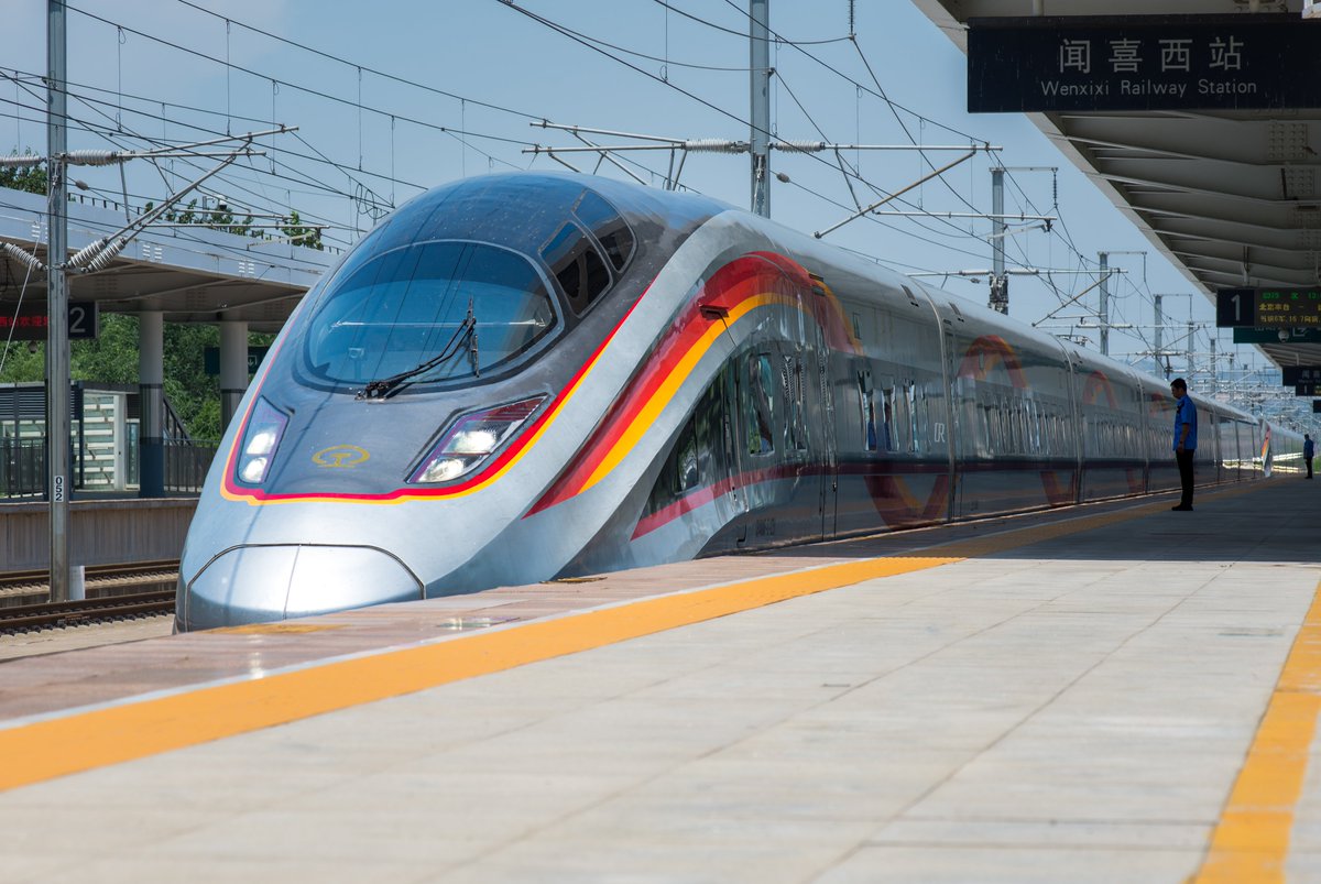 HXD3C7004's tweet photo. 京运新时速！
为满足晋南旅客快速进京、回运需求，自七月一日起原G623次列车缩短区间至太原南站，京太“大标杆”G379次列车延长至运城北站终到。该车开通后北京丰台站至运城北站的旅行速度缩短至4小时28分钟，极大加强了沿线居民的出行体验。 https://t.co/ot3SDjtbLx