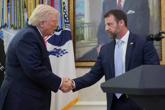EH_CBunny's tweet photo. @SecMullinDHS What's worse, @SecMullins? Be liable for #SexualAssault or voting for him? Who really protected the criminal of #fraud while he was set to be tried for #electionInterference?
Tell the truth and shame the Devil, ( @POTUS ) https://t.co/13NcAs8J3D