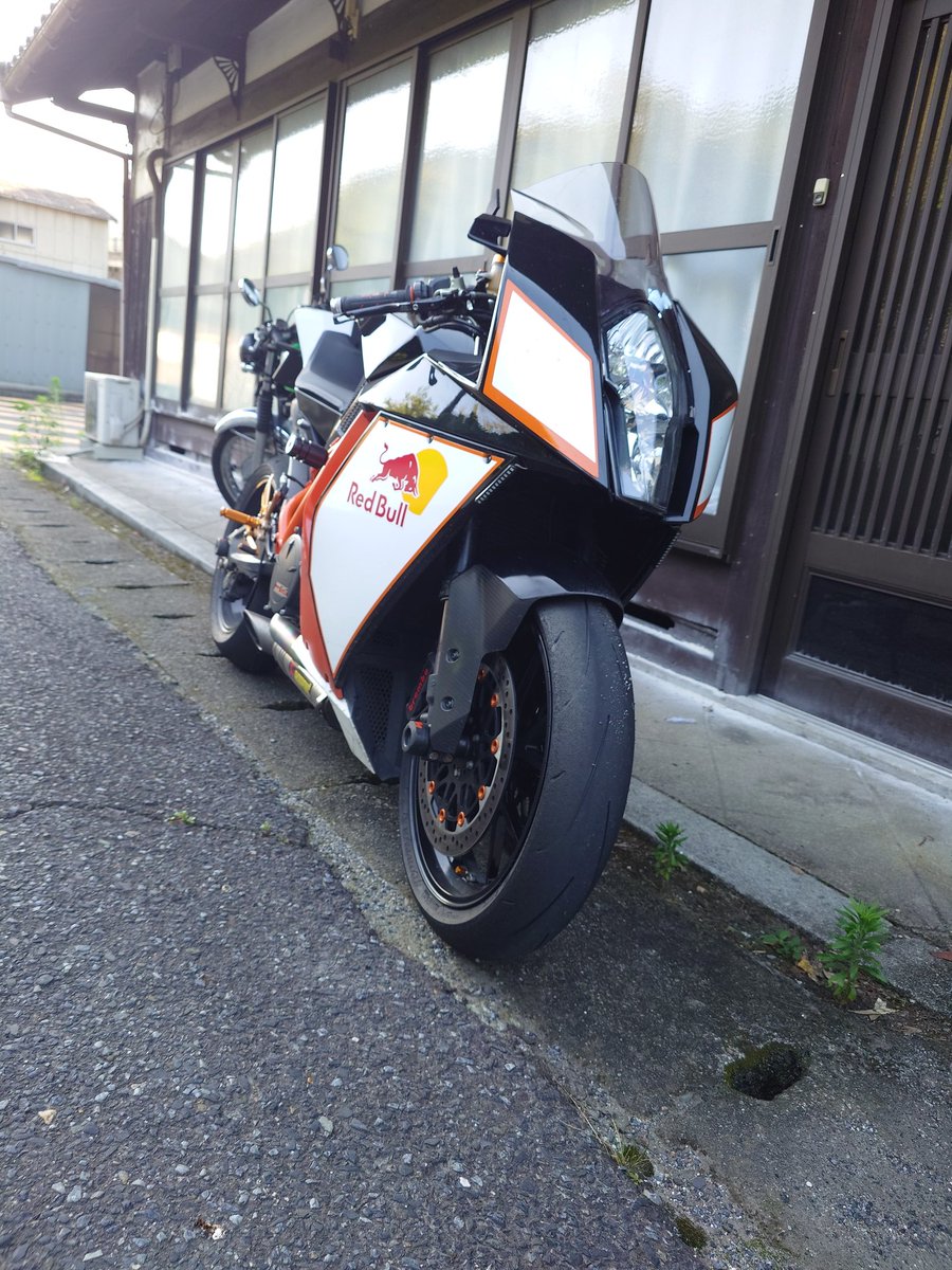Chaku_men's tweet photo. 祝！山口県梅雨明け宣言！
三週間ぶりの晴天週末嬉し〜♪
という訳で、梅雨明け朝活一発目終了
ただ、全国暑すぎますよね…
朝の時点で28度は、ライダーをやりに来てる気が…
日中は、乗れませんな…
ライダーの皆様、熱中症に注意して、しっかり水分補給しながらエンジョイしましょう！
ご安全に！ https://t.co/h4JKUS87Vc