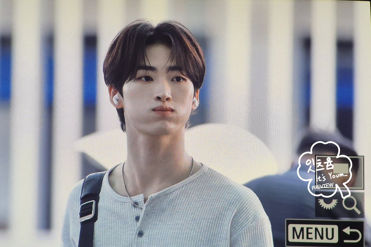 Its_Youm_'s tweet photo. [260711] 인천공항 출국 올아워즈 유민 프리뷰
𝑨𝑳𝑳(𝑯)𝑶𝑼𝑹𝑺 YOUMIN INC Departure pre

아기고양이도 비행기 탈 수 있나?🤔🤔

#YOUMIN #유민 #ユミン 
#ALL_H_OURS #올아워즈 https://t.co/1ItS9Z5vG3