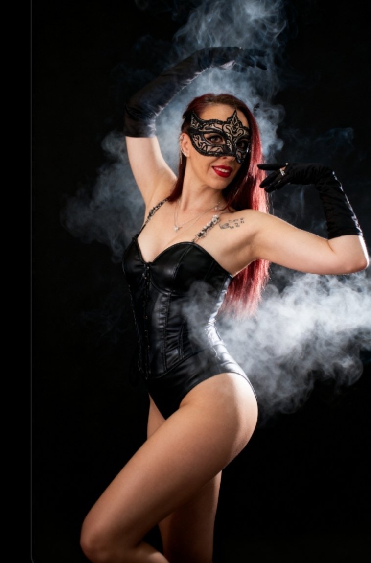 red_tigress's tweet photo. For those who love a little bit of leather and lace😋😉💋

#leather #lace #ambassador #naughtydesires #fetish #kinky #bdsm #naughtydesiresambassador #sexyunderwear #model #shoot #fantasy #naughty #nsfw https://t.co/4i3HJZhTWh