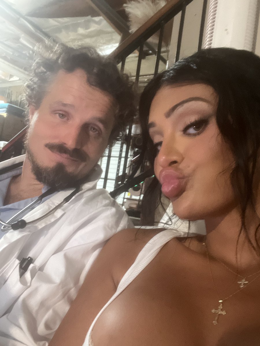 victoriagrantt's tweet photo. successful work day ;) 

@RobbyApplesxxx @TranSensual @RickyGreenwoodX https://t.co/EWw50P5tKp