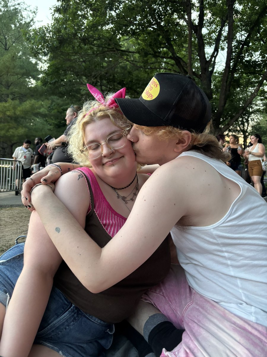 lym3h's tweet photo. me when i’m trying to fit in with conservatives :D i’m literally a trans lesbian in a relationship with a trans lesbian. be fucking realistic omg! https://t.co/6OY0iPqwZE