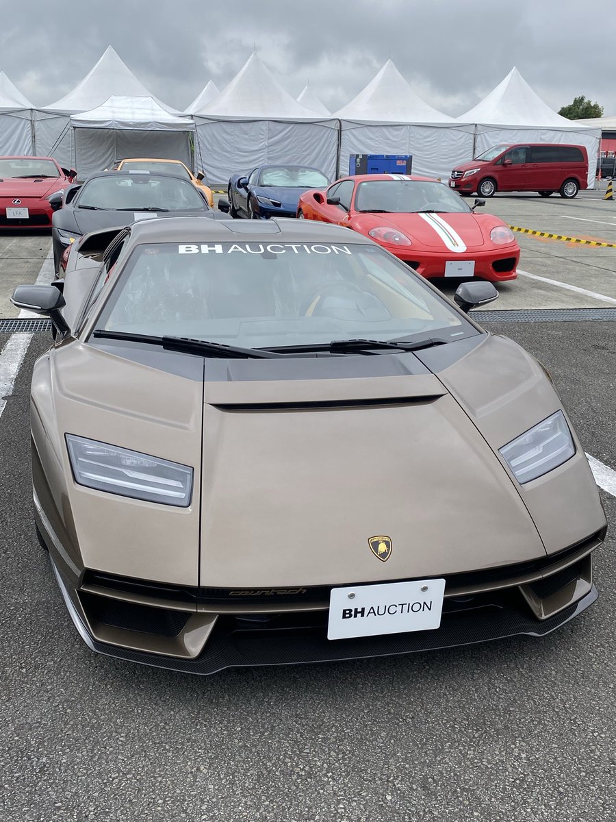 M586TAKA's tweet photo. 現代版カウンタック https://t.co/Qd3Z9QqmGZ