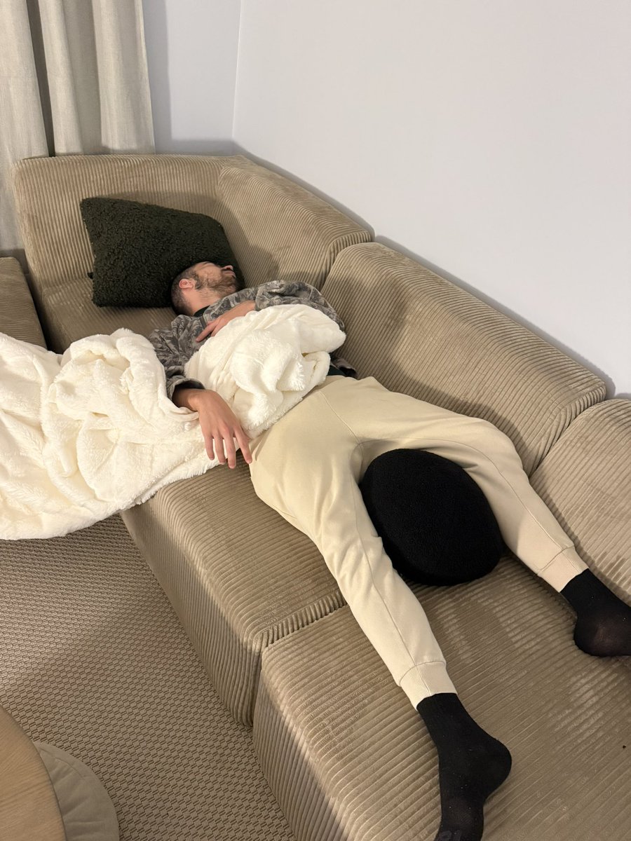 EduJaviGomez's tweet photo. The nap was otherworldly https://t.co/qJWmD6utvx