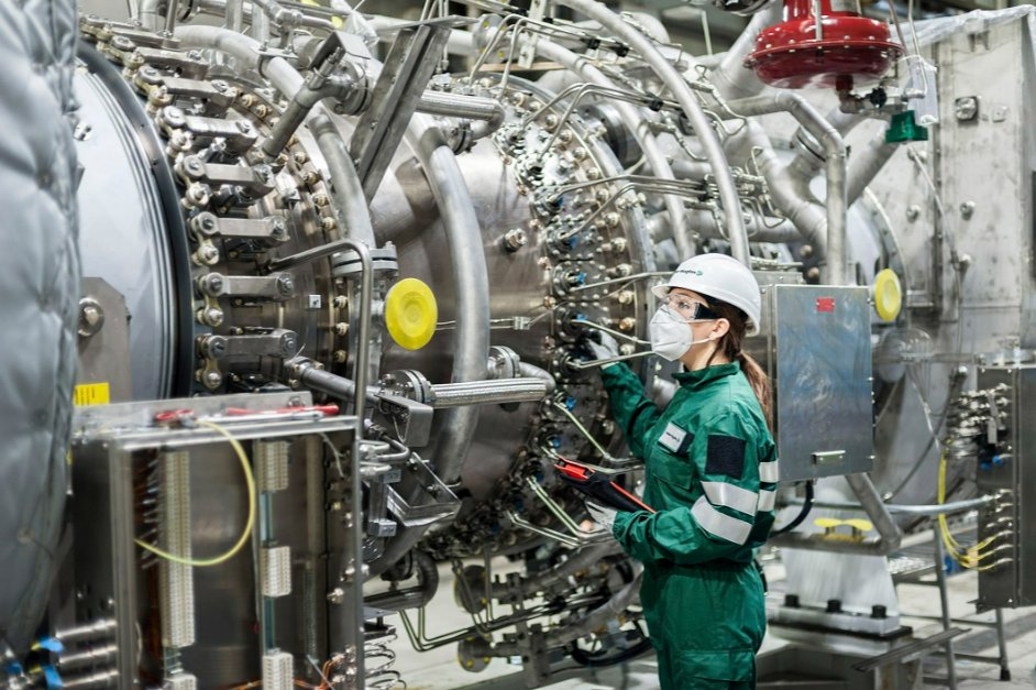powergenintl's tweet photo. [Onsite Power News] Baker Hughes gas turbines to support up to 1.8 GW of behind-the-meter data center power https://t.co/2E3C0BGEfj #powerengineering #Gas #GasTurbines #News #OnsitePower #BakerHughes #KodiakGasServices https://t.co/LnQZqaOXt8