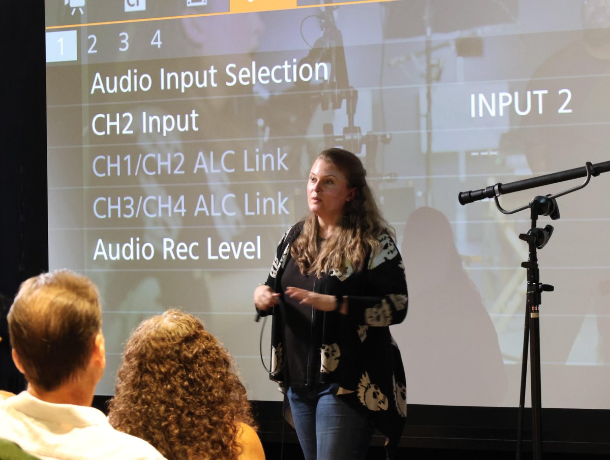 CanonUSApro's tweet photo. Nothing pulls an audience out of a beautiful shot faster than poor sound! That’s why we hosted a free audio intensive where award-winning filmmaker and sound mixer Ashley Maria led the room through the ultimate tutorial in sound production, sharing all her tips and tricks! 📷 https://t.co/Dd7JnP2f8Z