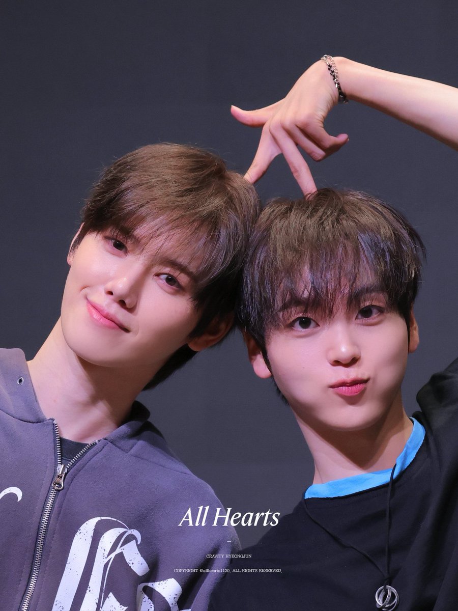 puppyzyapper's tweet photo. AAAAAAA I MISS YOU MY PUPPYZ 🤍🤍🤍🤍 https://t.co/I3Cn77IuNL