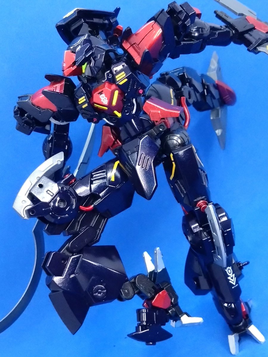 modeler_kantei's tweet photo. #30MMCM2026
#30MMBF
ノヴァルザン

バイロン軍の隠密特化機。森林の広がるAエリアに潜伏する
装甲に施されたコーティングでレーダー類を阻害しつつ、独自の電子戦装備で敵機を探知することが可能
軍上層部直轄の暗部が扱う機体で主な任務は暗サツ。その対象は敵軍のみならず味方に向くこともある https://t.co/lTUflDwu3Y