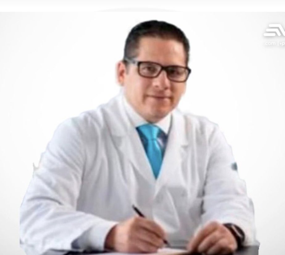 lahistoriaec's tweet photo. Porque nadie da pie con bola. Sin completar ni siquiera tres meses en sus funciones, el ministro de Salud Jaime Bernabé salió de su cargo, incumpliendo con la ofrecida compra masiva de medicamentos. En su lugar fue designado Juan Aveiga. https://t.co/3d1yWKX0SM