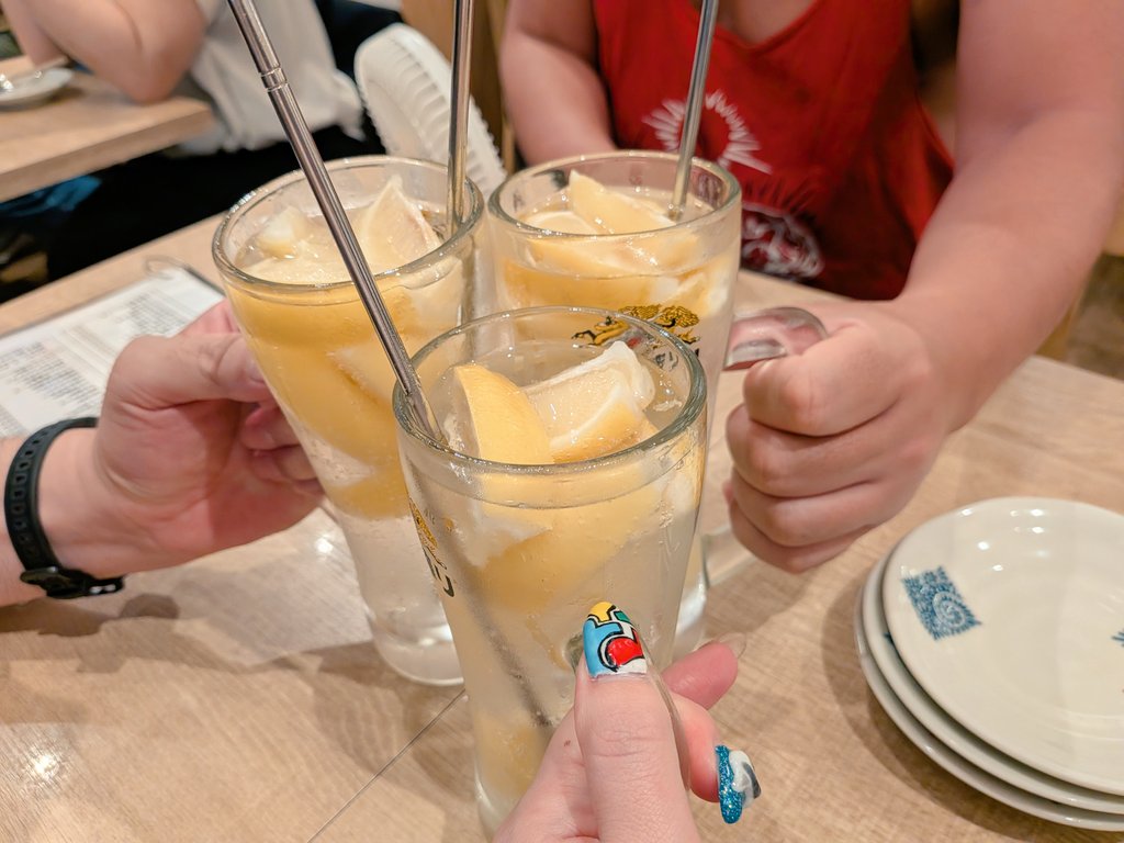 s_july27's tweet photo. 昨日は横浜で日本酒飲んできた🥰
くまさんも元気そうでなによりだったよ！
ちゃんと起きれたし完璧ですね😌✨✨ https://t.co/xLFEBlnAO4