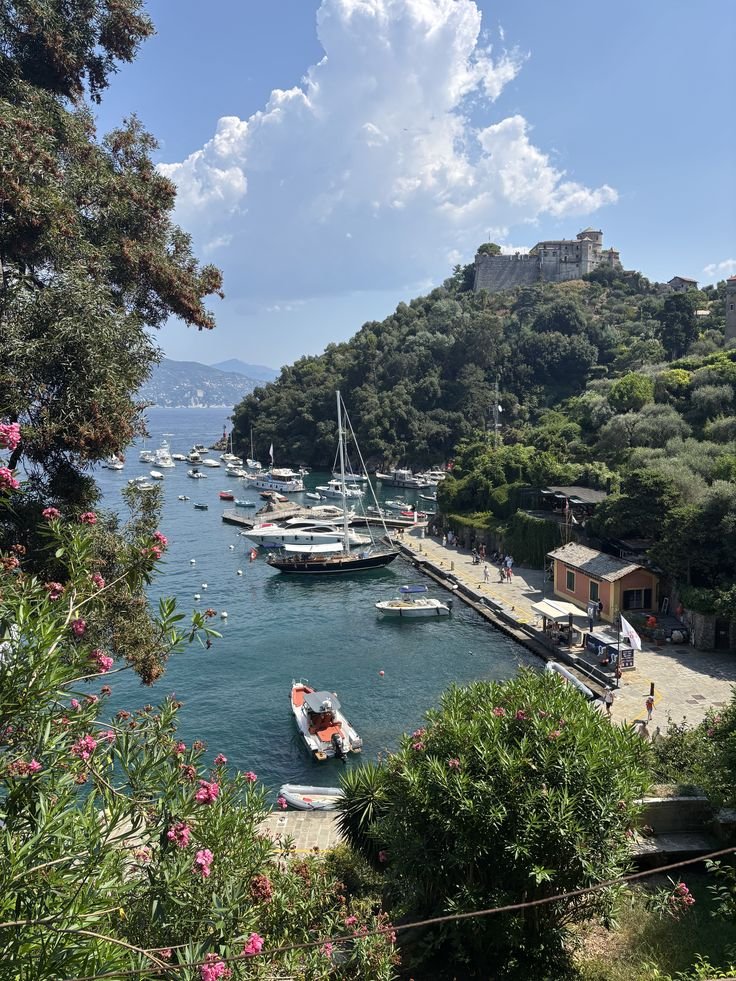 echoesofworld's tweet photo. Portofino, Italy https://t.co/P2GnKlDHdD